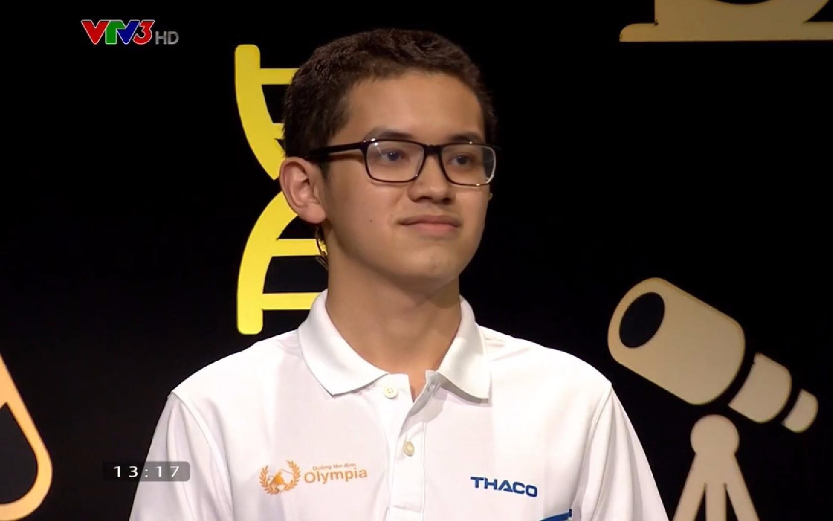 Hoang Cuong ghi diem o cau hoi Toan khong can may tinh, giay nhap hinh anh