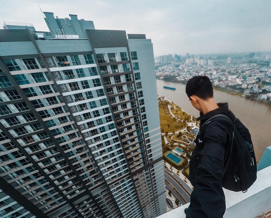 mạo hiểm leo nóc nhà chọc trời ảnh 3 mao hiem leo noc nha choc troi anh 3