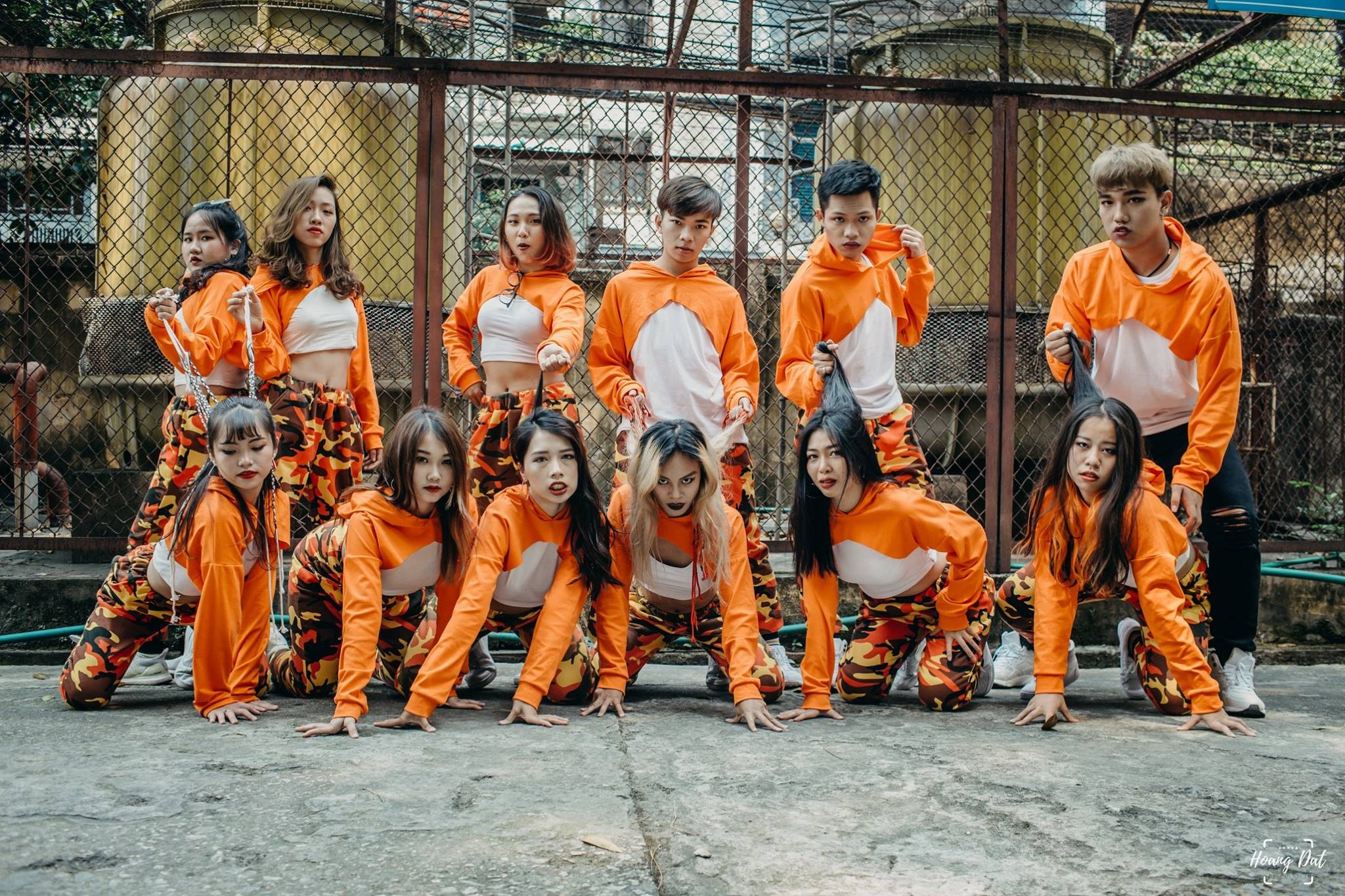 nhom nhay Hoc vien Bao chi anh 3