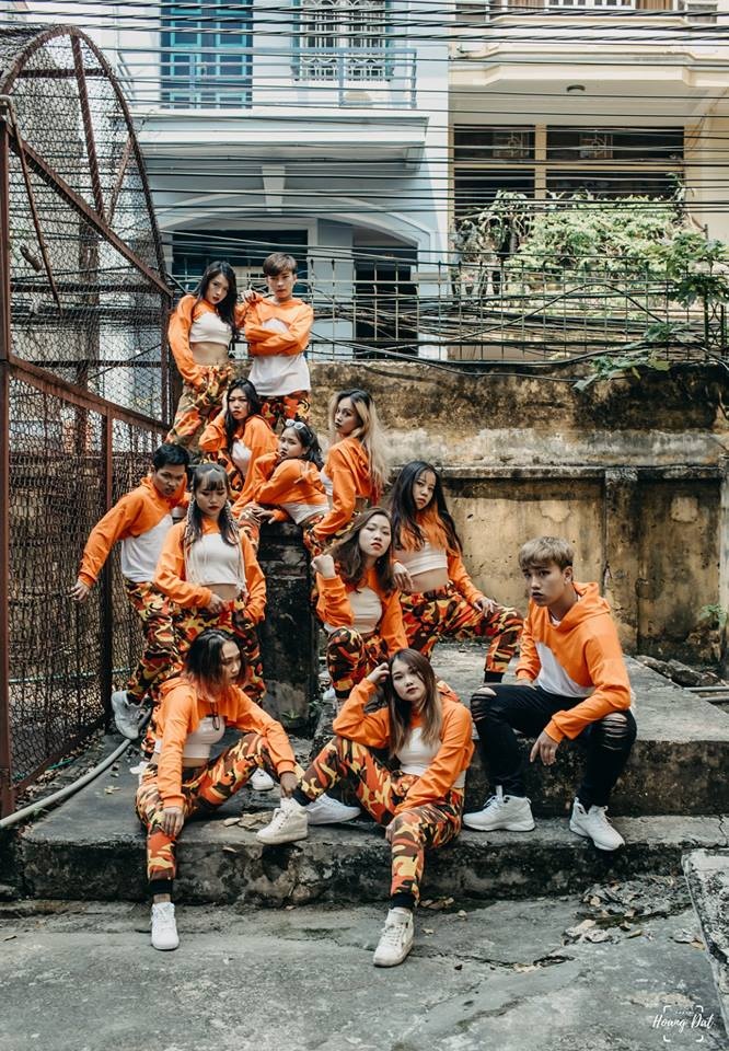 nhom nhay Hoc vien Bao chi anh 2