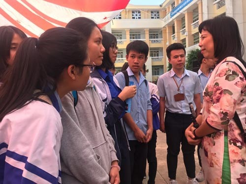 Khong duoc thay doi dia diem, mon thi da dang ky sau ngay 20/4 hinh anh