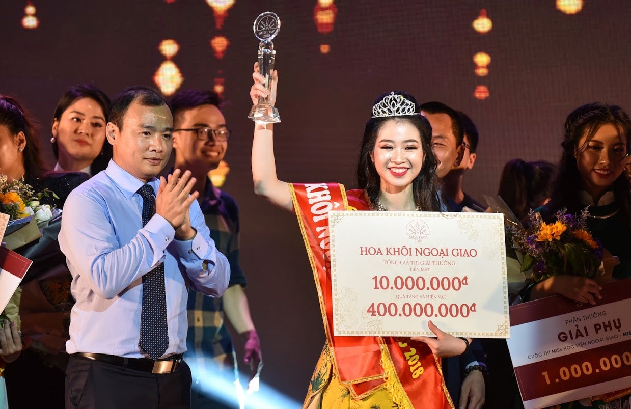 Hoa khoi Hoc vien Ngoai giao anh 15