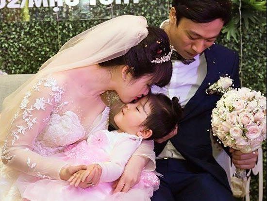 9X nhan nuoi be 14 thang khoe chong tam ly khi vo mang bau hinh anh