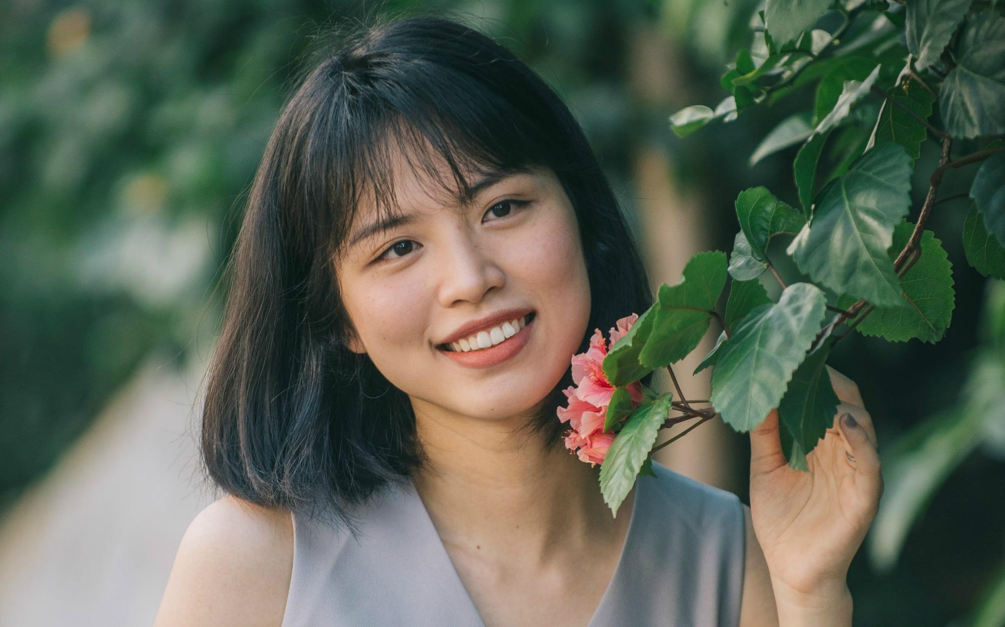 Em ho Huong Giang Idol biet 3 ngoai ngu hinh anh