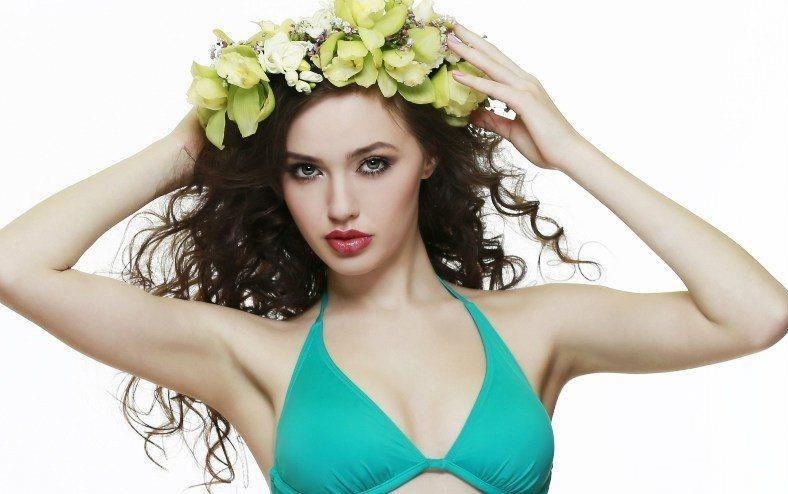 Cau thu World Cup va dan WAGs nong bong thu hut nhat tuan qua hinh anh