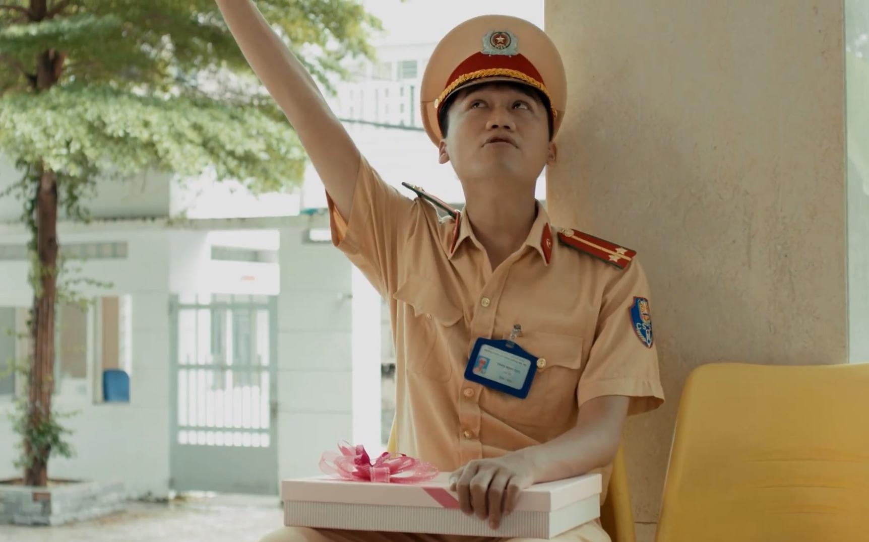 Cach Mr. Can Tro tu choi co gai minh khong thich hinh anh