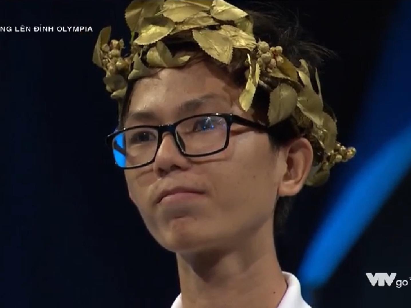 Nam sinh Phu Yen xuc dong khi lot vao thi quy 'Duong len dinh Olympia' hinh anh