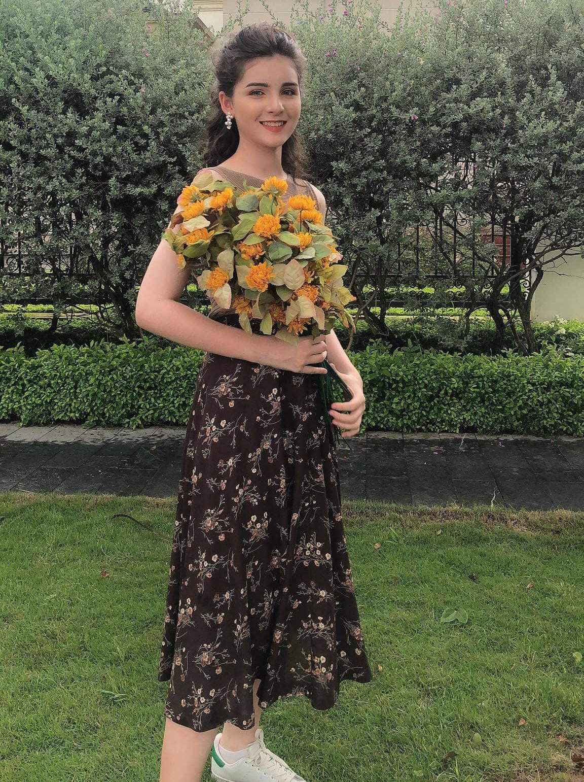 nu sinh lai Viet Nga cao 1, 70 m anh 7