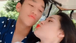 Trong Dai U23 va ban gai moi cong khai tinh tu gay tranh cai tuan qua hinh anh