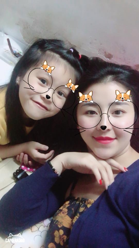 hot girl banh trang tron anh 3