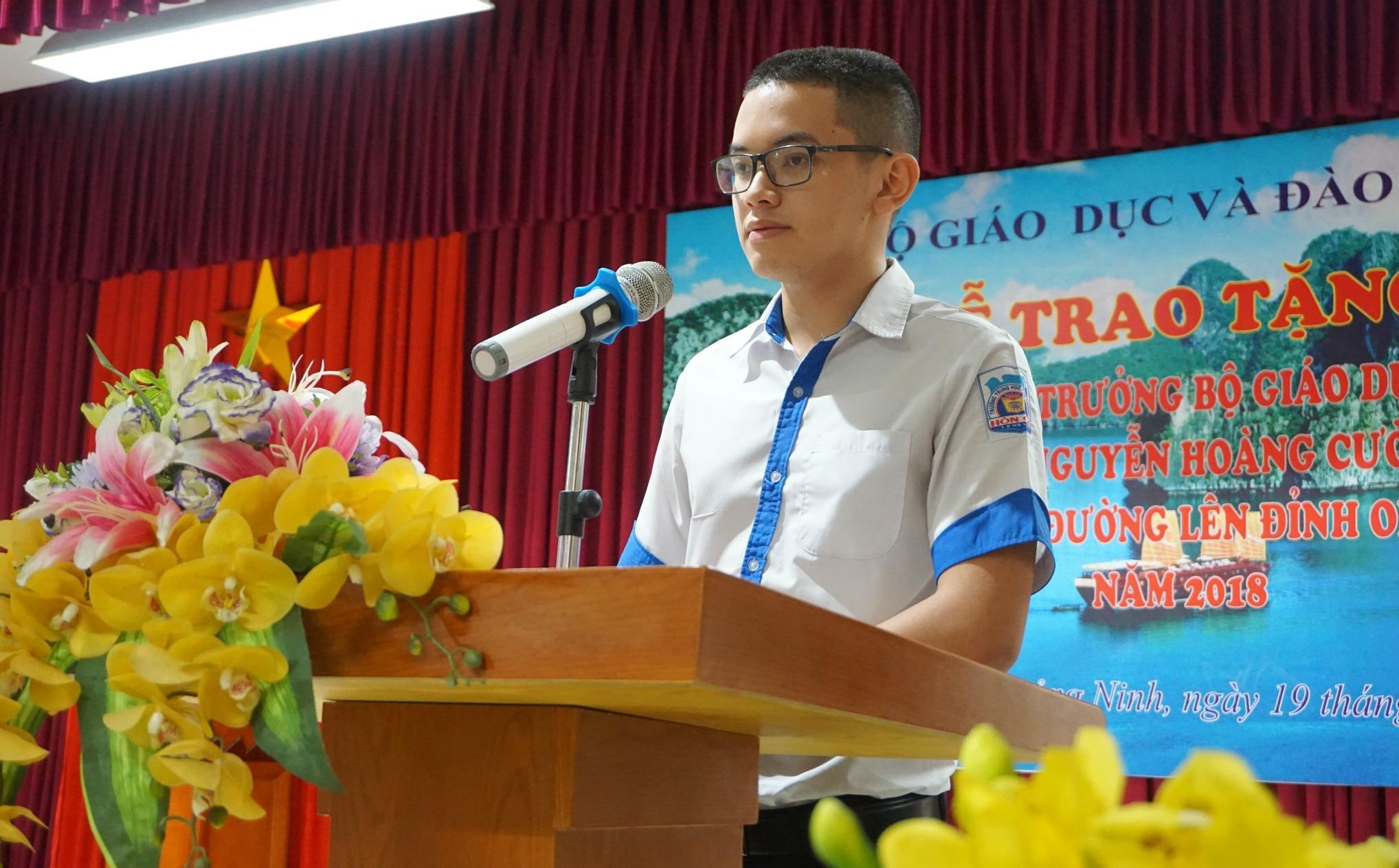 Quan quan Olympia: 'Se co gang hoc tap de dong gop cho dat nuoc' hinh anh