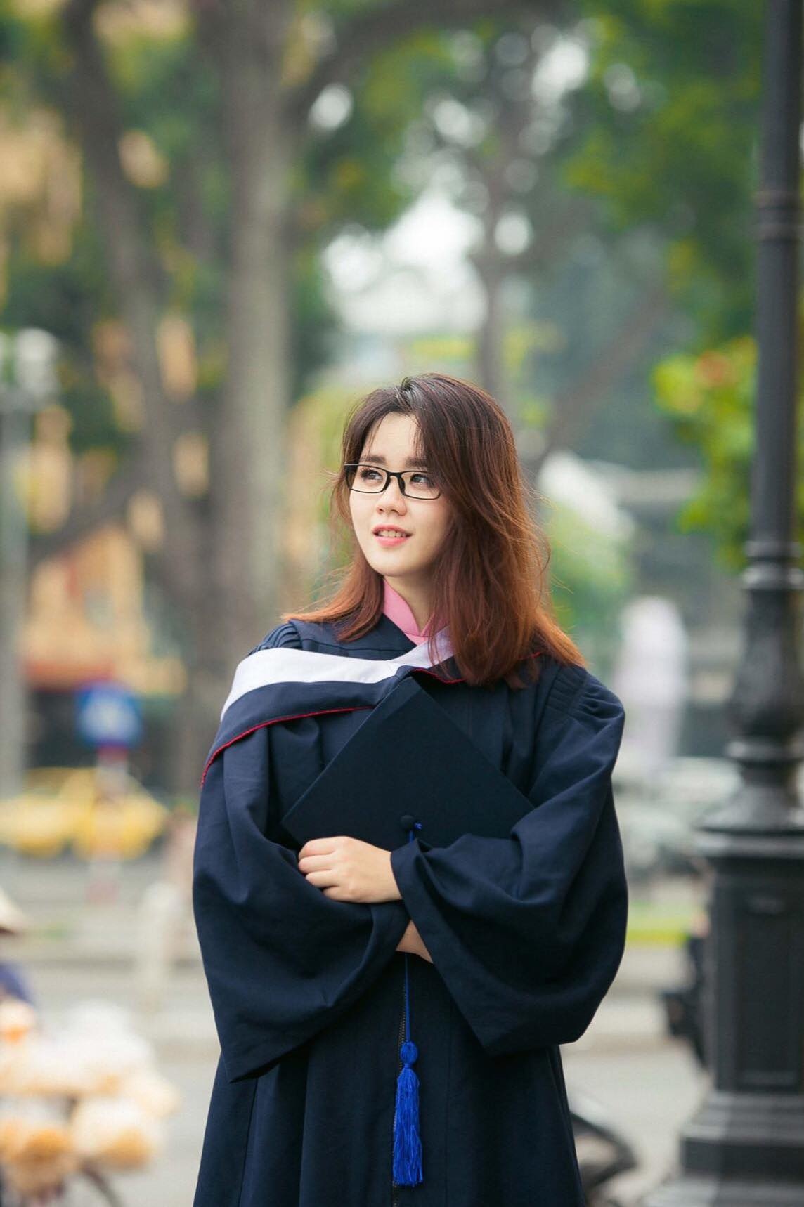 nu sinh Ngoai thuong nhan hoc bong 3 nganh thac si anh 5