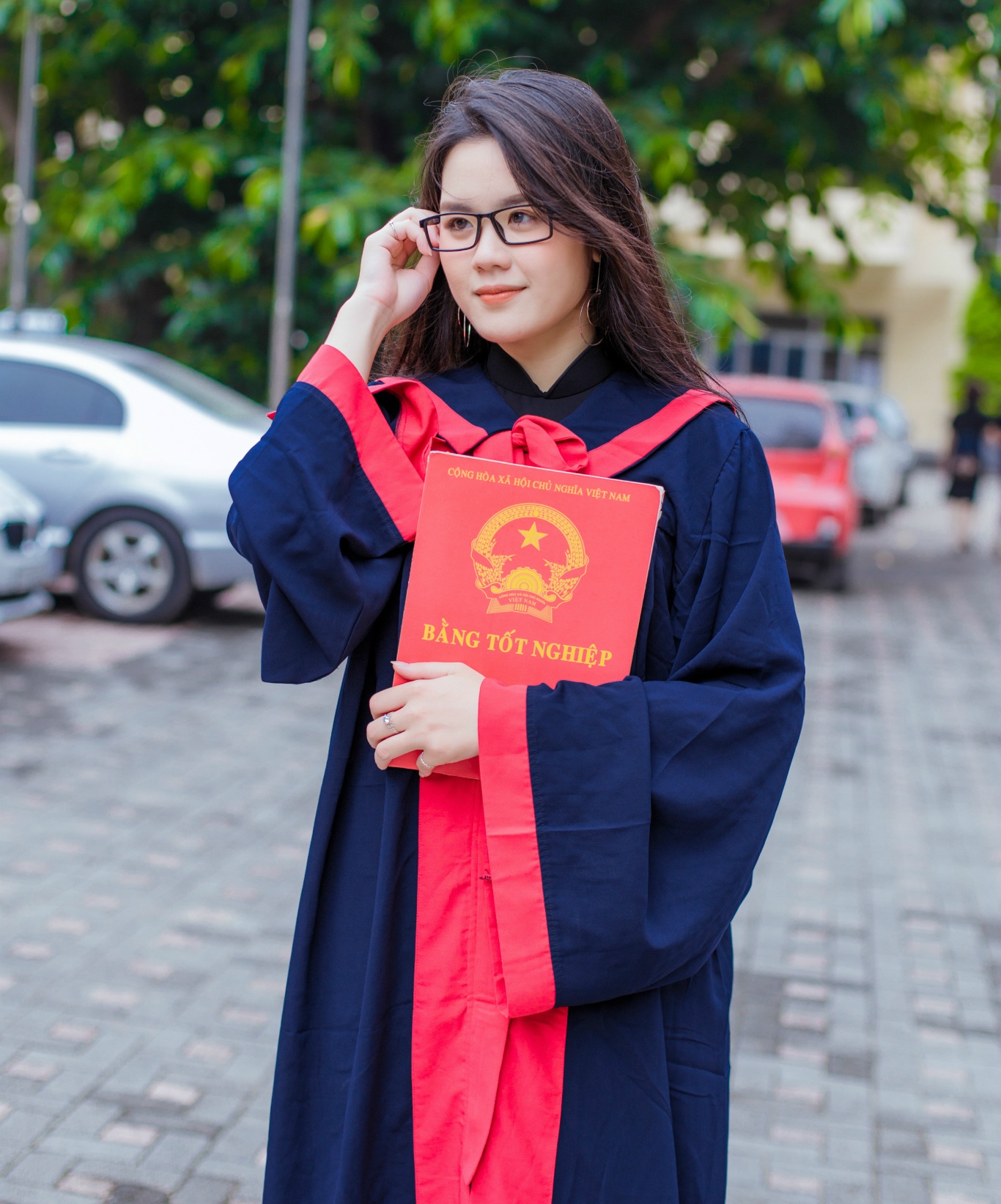 nu sinh Ngoai thuong nhan hoc bong 3 nganh thac si anh 3