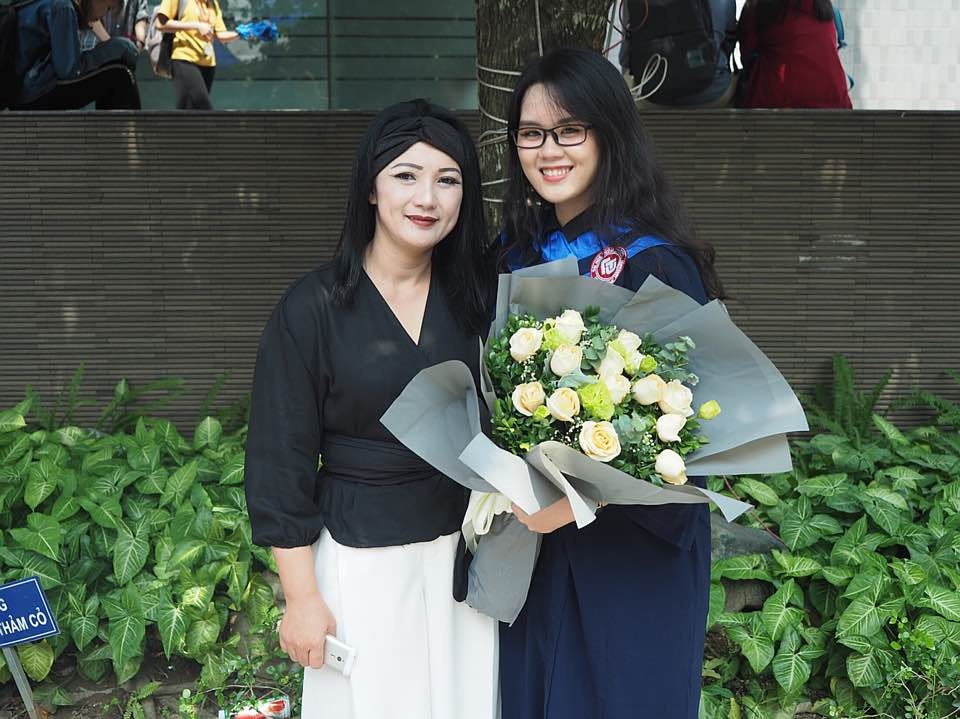 nu sinh Ngoai thuong nhan hoc bong 3 nganh thac si anh 2