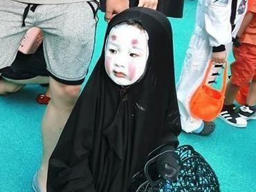 'Co be Vo Dien' hot nhat mua Halloween 2016 gio ra sao? hinh anh