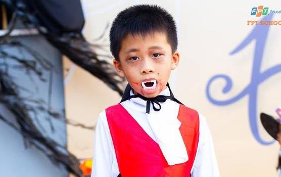 Hoc sinh truong FPT cosplay ma quy, sieu nhan ngay Halloween hinh anh