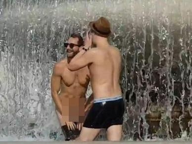 Cai ket dang cho ke thich nhay sexy, chup khoa than chon linh thieng hinh anh