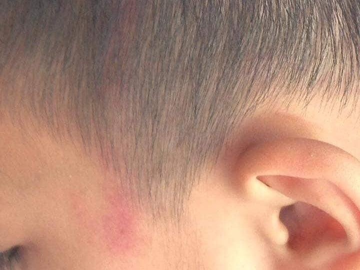 Xac minh viec co hieu pho tum toc, dap dau hoc sinh vao tuong hinh anh