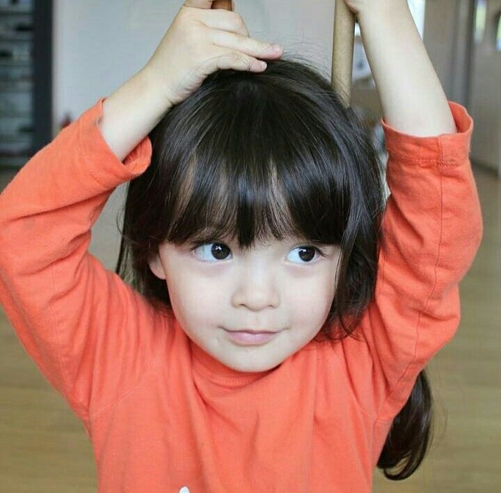 Co be 4 tuoi noi duoc 4 thu tieng anh 4