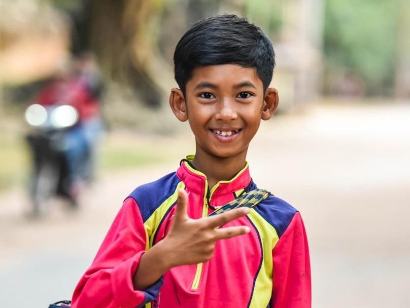 Cau be ban rong noi duoc 16 thu tieng doi doi sau mot dem hinh anh