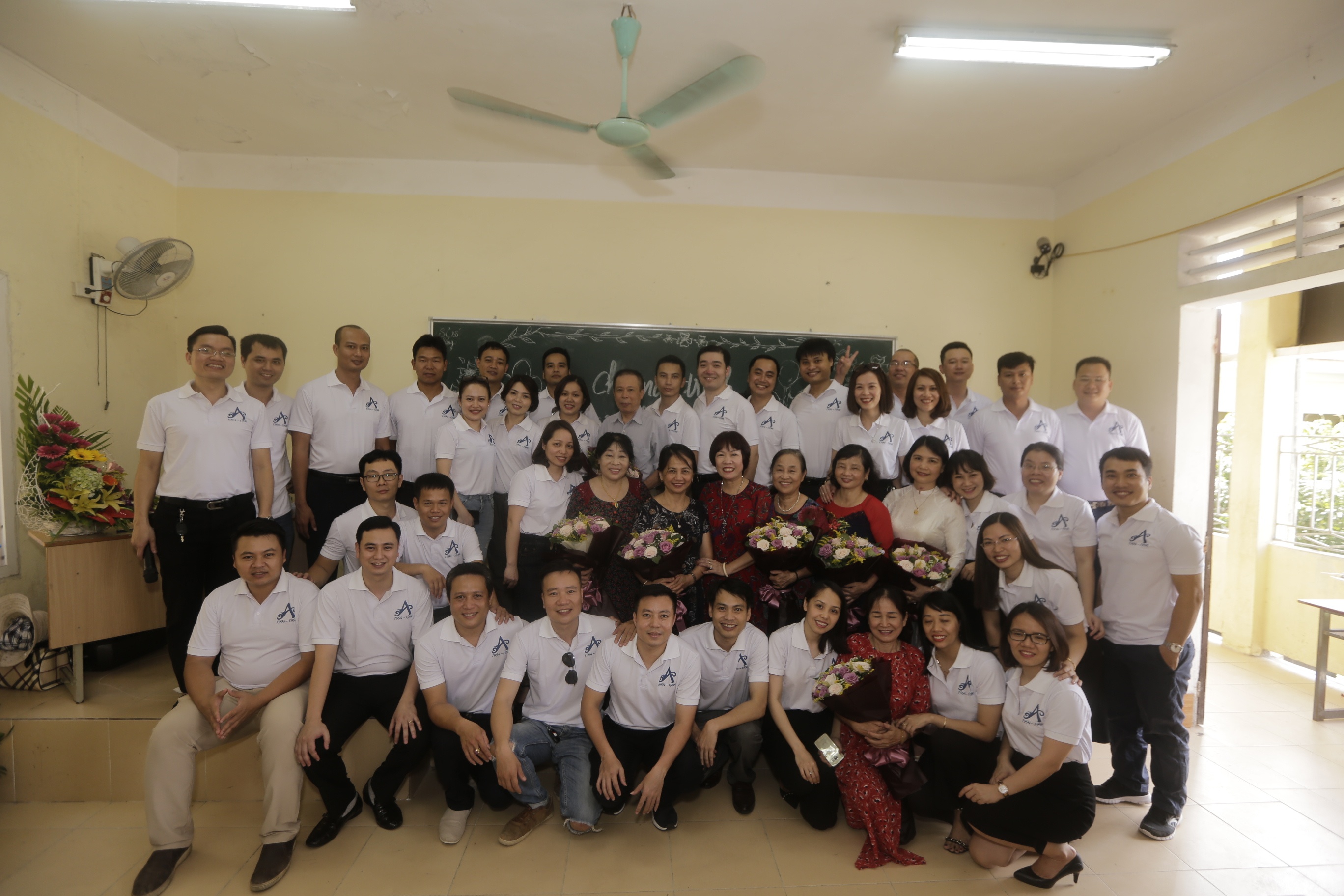 hop lop cap 2 sau 20 nam ra truong anh 4