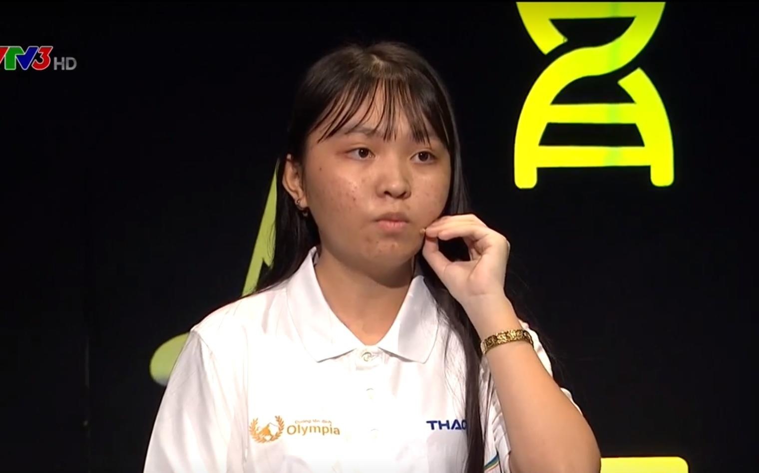 Nu sinh giai duoc o chuong ngai vat chi sau mot hang ngang goi y hinh anh