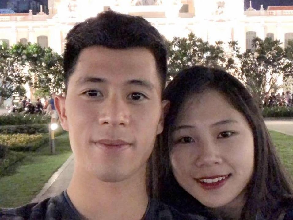 Ban gai xinh xan cua trung ve Tran Dinh Trong hinh anh