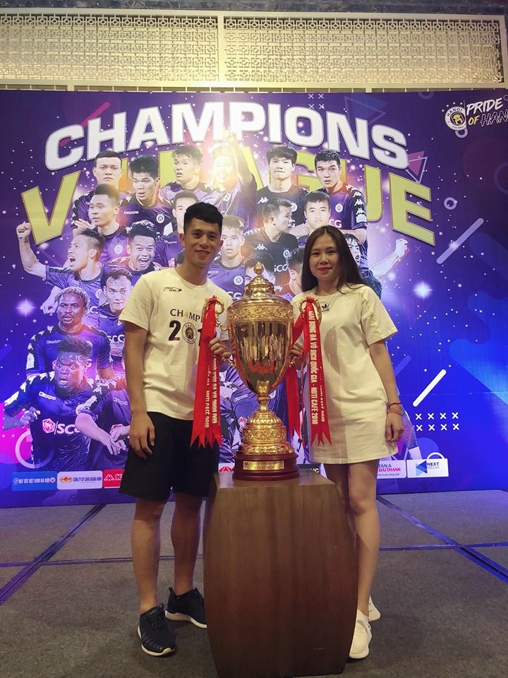 ban gai Dinh Trong anh 2