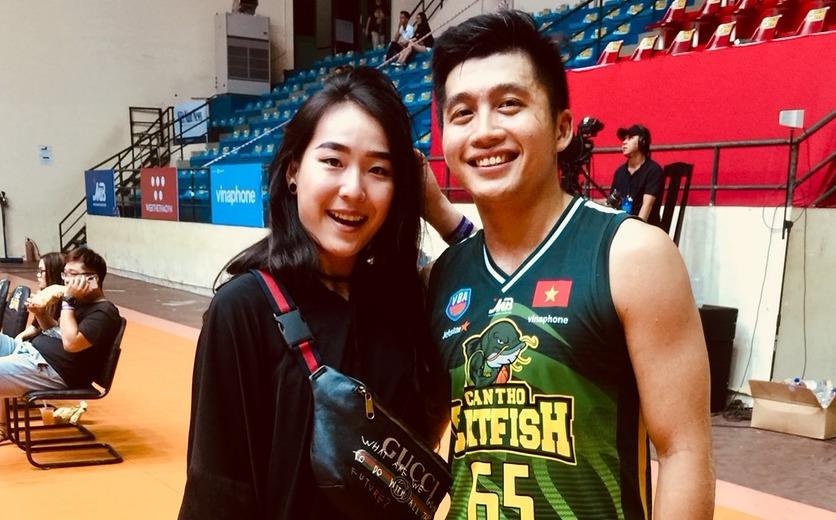 Nu tiep vien hang khong xinh dep yeu chang doi truong Cantho Catfish hinh anh