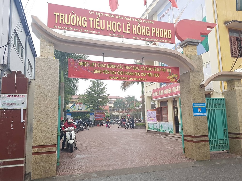 Giao vien thi day gioi, cam hoc sinh kem den lop hinh anh