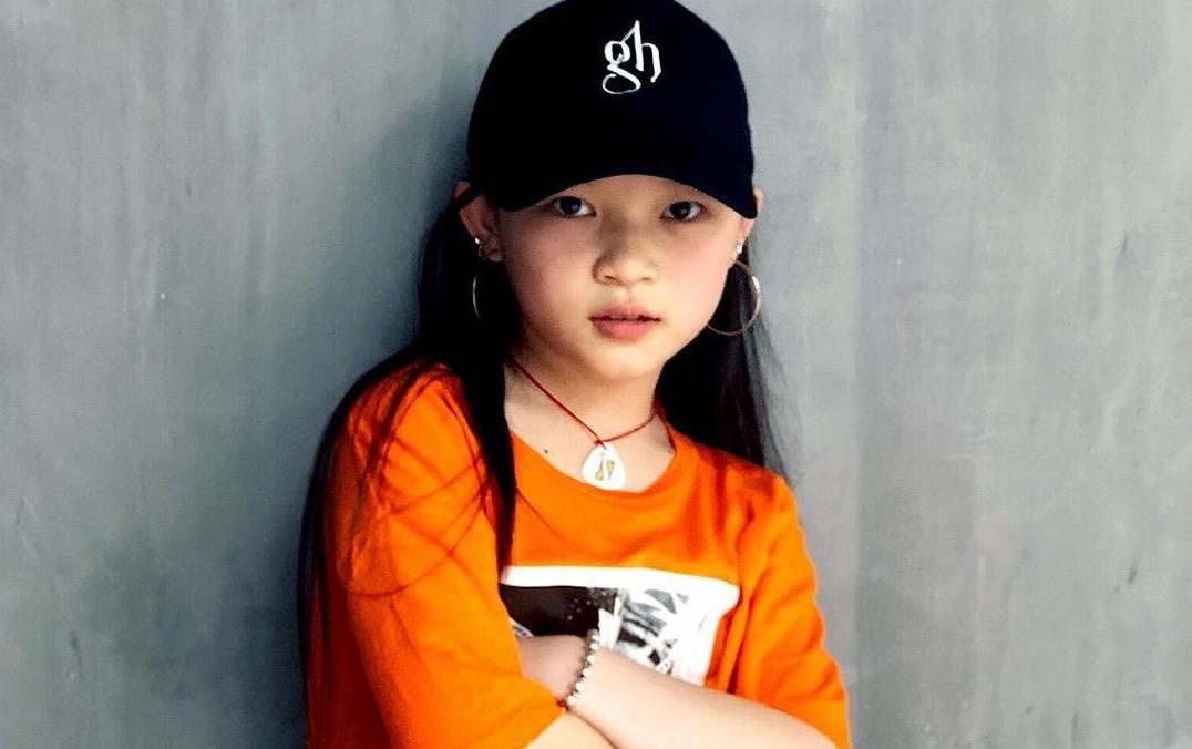 'Than dong hip hop' 10 tuoi va ap luc phai chiu vi noi tieng qua som hinh anh