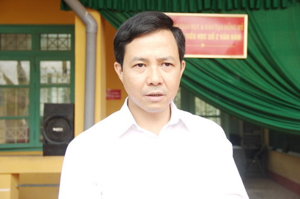 Them vu co giao tieu hoc chi dao hoc sinh tu tat 50 cai vao mat? hinh anh