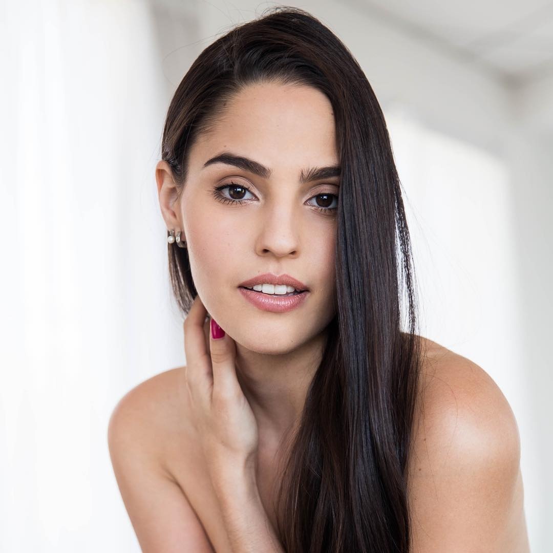 nu phi cong xinh dep nhat the gioi anh 1