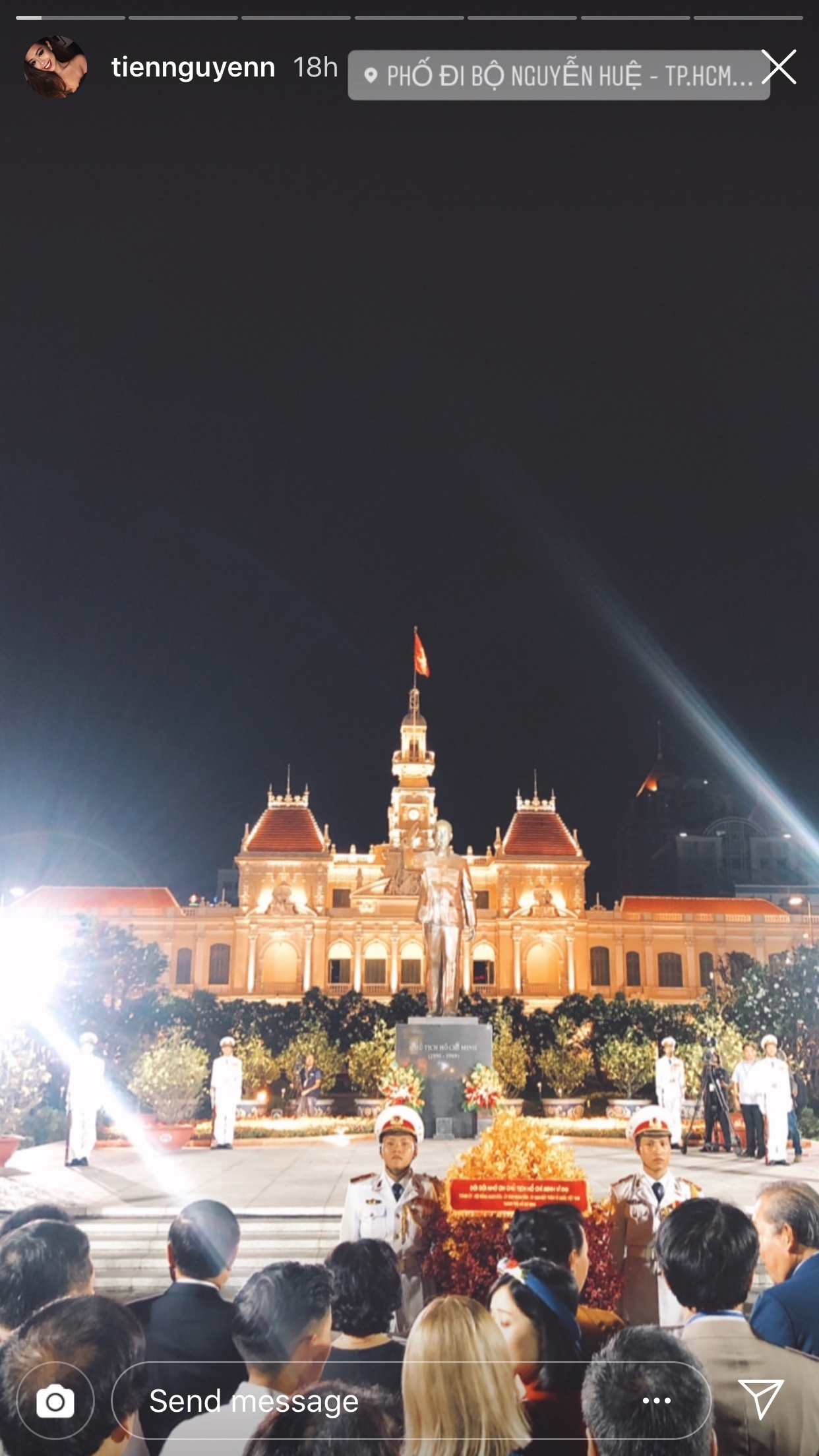 Rich kid don Tet anh 4