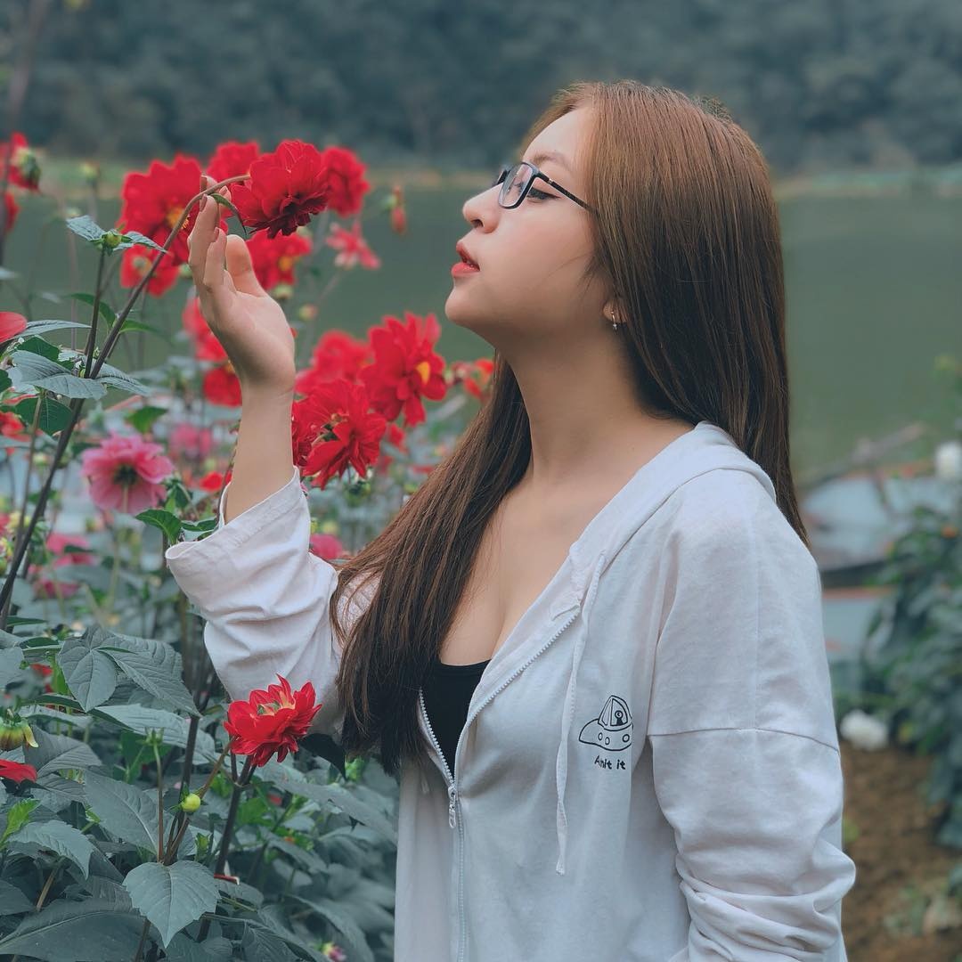 Bạn gái Quang Hải bị chê bai ảnh 1 Ban gai Quang Hai bi che bai anh 1