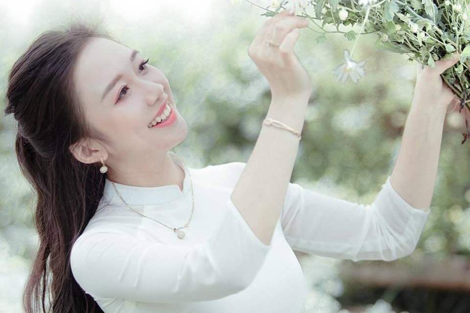 nu sinh tang hoa nguyen thu quoc gia anh 3