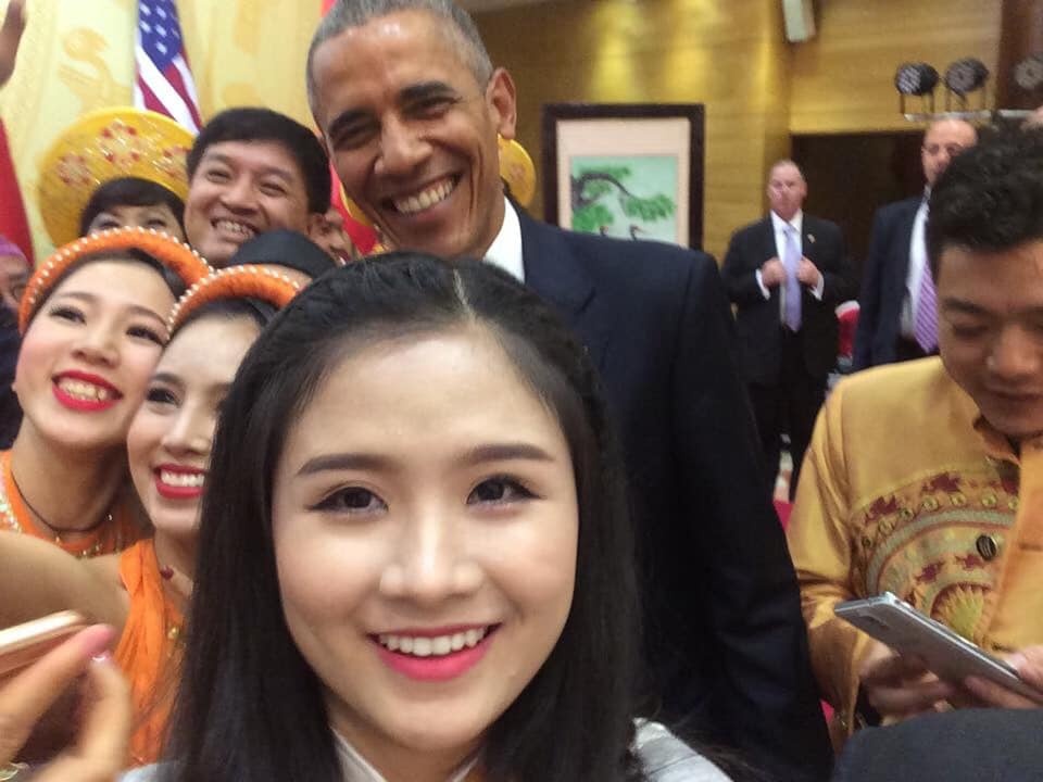 9X tung bat tay ong Obama: '20 nam sau van ven nguyen cam xuc' hinh anh