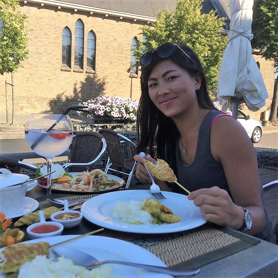 Cuoc song cua co be H'Mong noi tieng Anh nhu gio anh 4