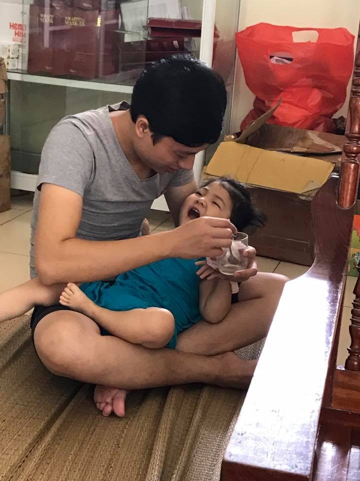 Cô gái cứu bé bại não ở Lào Cai ảnh 5 Co gai cuu be bai nao o Lao Cai anh 5