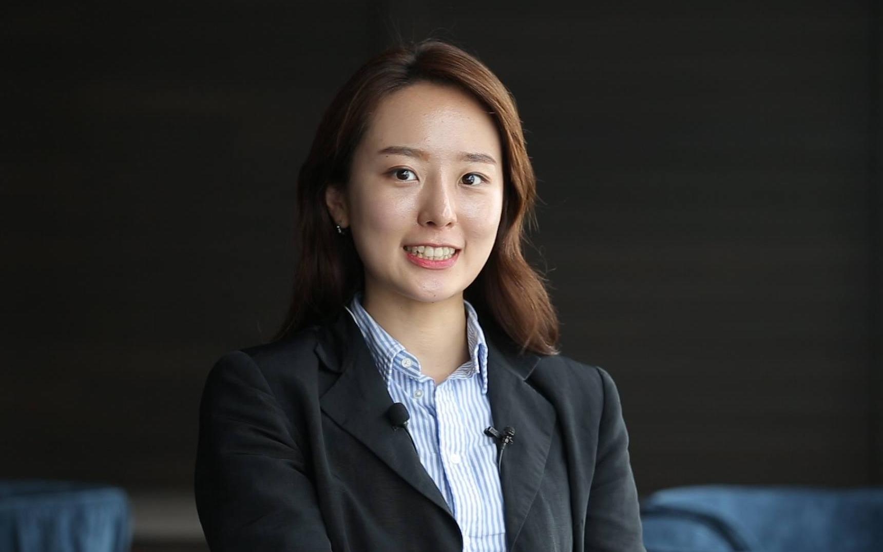 Phong vien xinh dep dai SBS: Banh my va pho o Viet Nam vua ngon vua re hinh anh