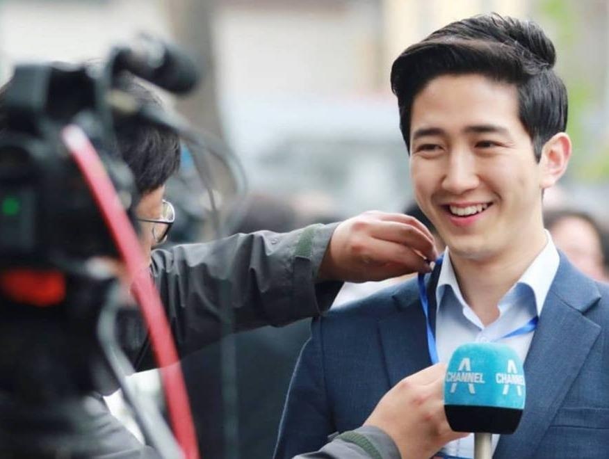 Chang phong vien Han 'gay bao' o Ha Noi con F.A, hua tro lai Viet Nam hinh anh