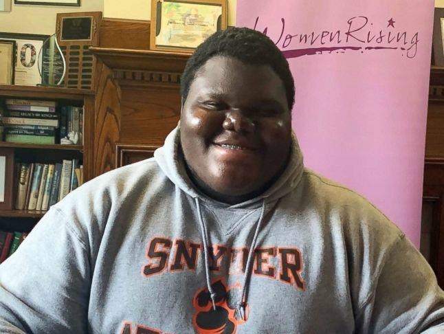 Nam sinh tung song khong nha cua trung tuyen 17 truong dai hoc My hinh anh