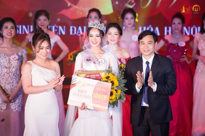 hoa khoi Dai hoc Van Hoa anh 1