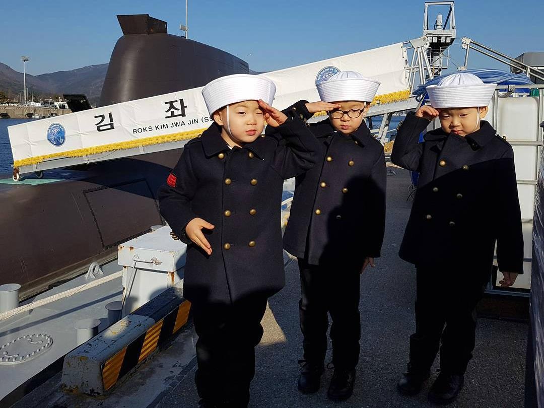 3 anh em Daehan Minguk Manse anh 3