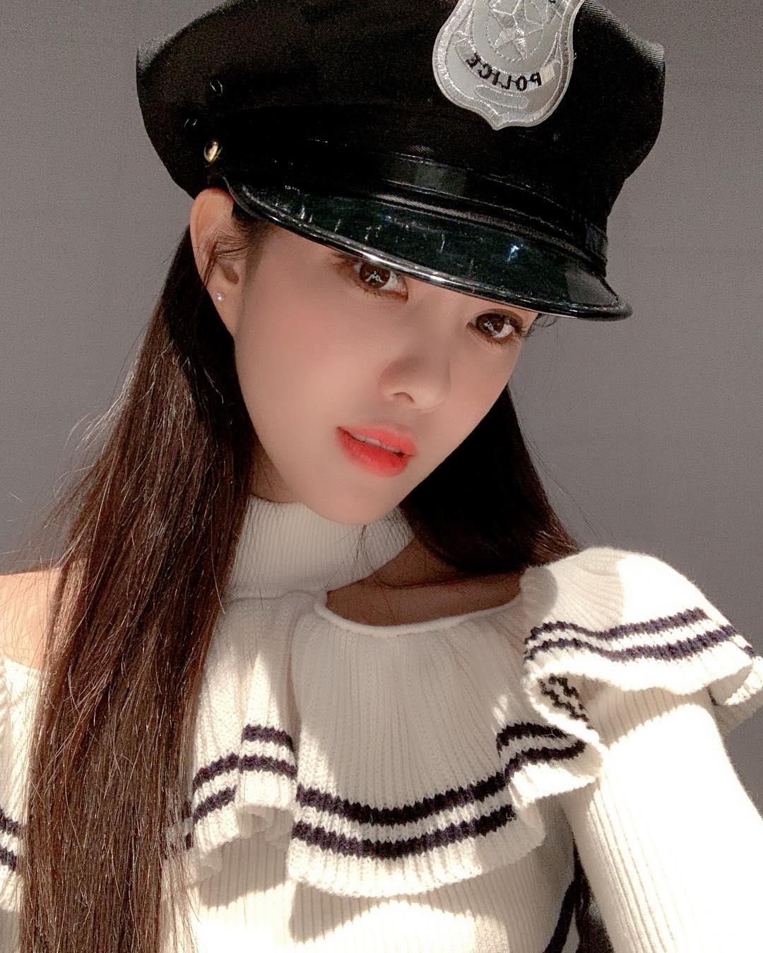 Hyomin T-ara đăng ảnh "thánh cuồng" lên story ảnh 3 Hyomin T-ara dang anh "thanh cuong" len story anh 3