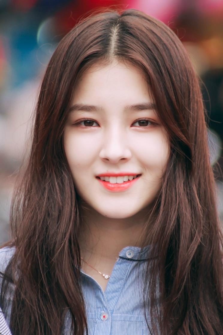 Nhan sac doi thuc cua hot girl anh 4