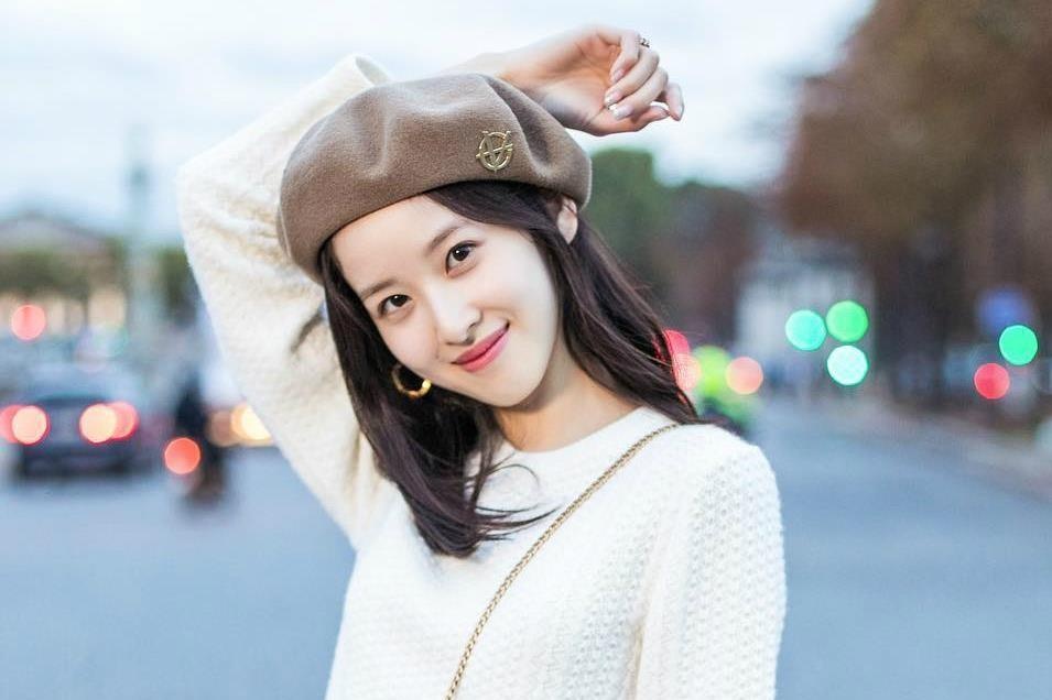 'Hot girl tra sua' tu ty phu tre nhat Trung Quoc den co vo dang thuong hinh anh