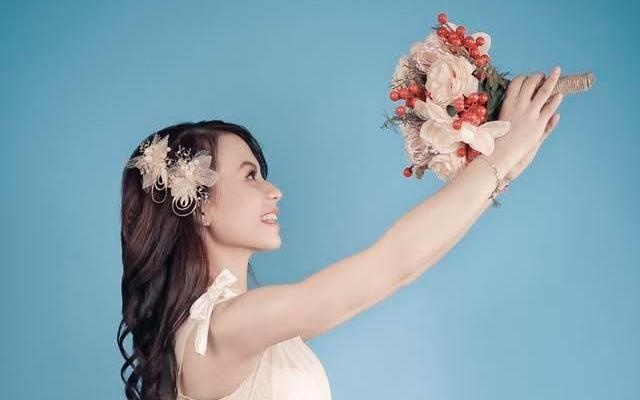 Co gai mat mot chan tap mua cho chung ket cuoc thi sac dep hinh anh