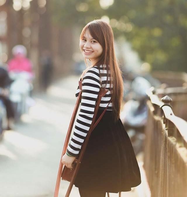 nu sinh mat mot chan anh 3