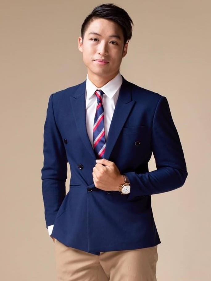 con trai nghe si Hong Van do Chapman University anh 3